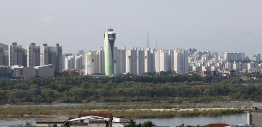 경기도 남양주시에서 바라본 하남 아파트 밀집 지역 전경. <연합뉴스>
